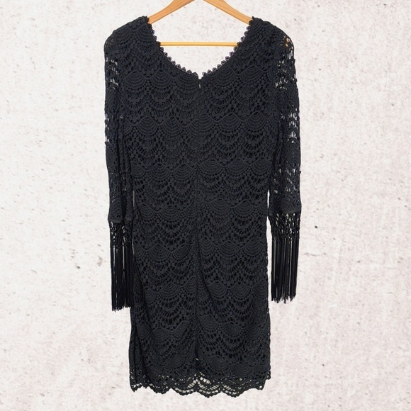 Miss Me Black Sheath Dress with Bell Sleeves and V-Neck - Picture 2 of 4